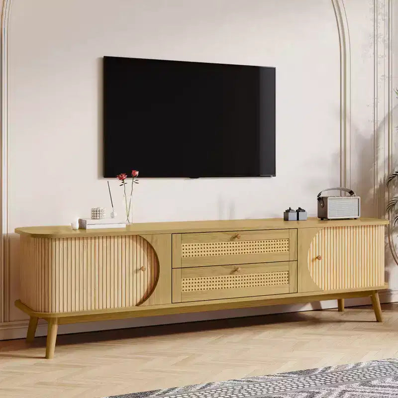 Mobile TV in rattan per TV fino a 75'', mobiletto porta TV con armadietto e cassetti, mobile TV consolle con gambe in legno massello per soggiorno e camera da letto