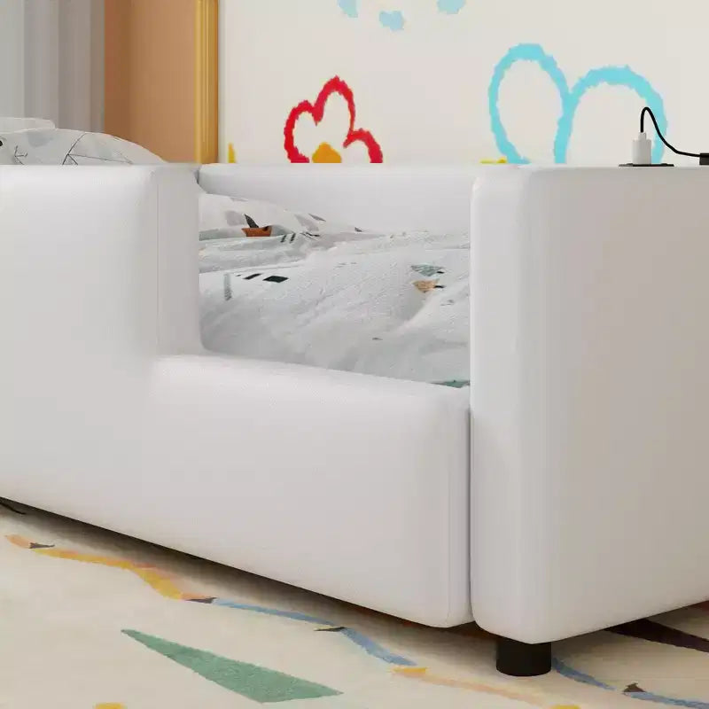 Letto a piattaforma a pavimento per letti singoli con sponda di sicurezza a tutta lunghezza, telaio del letto in legno imbottito con stazione di ricarica