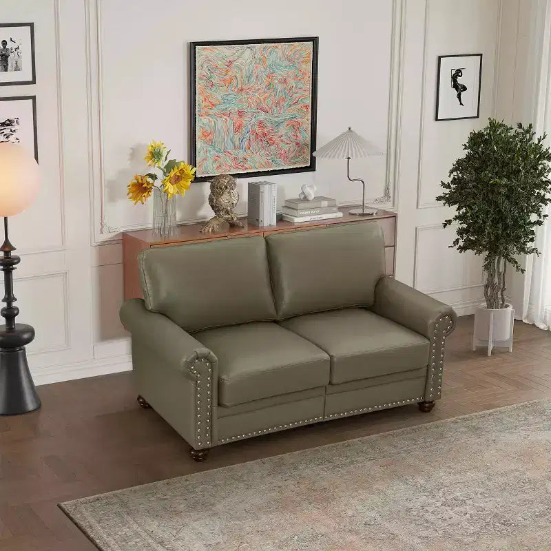 Divano in ecopelle liscia con decorazioni a borchie argentate e 2 contenitori estraibili sotto la seduta per soggiorno, Grigio