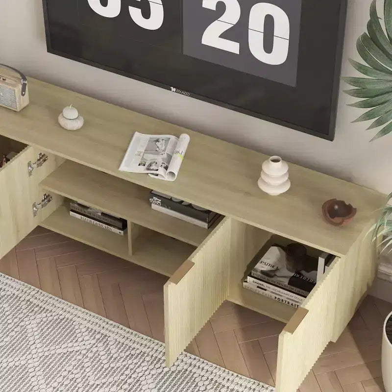 Mobile TV moderno con scanalature da 69" per TV da 55"+, console multimediale in MDF nera con 4 ante portaoggetti e gambe dorate