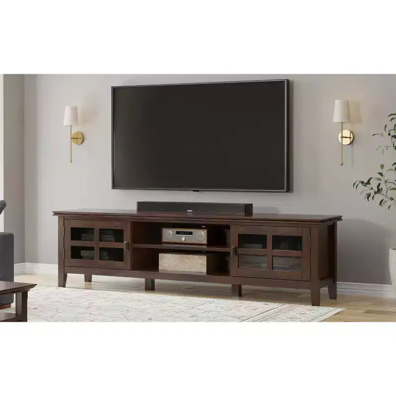 Mobile TV basso di transizione Stratford, in legno massello, largo 72 pollici, per TV fino a 80 pollici