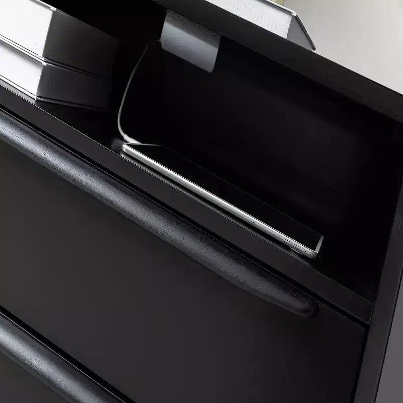 Tavolino finale Margery Mid-century Modern con 2 cassetti, prese integrate, gestione cavi e ripiano aperto